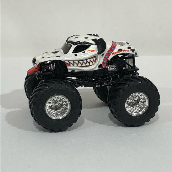 hot wheels monster mutt